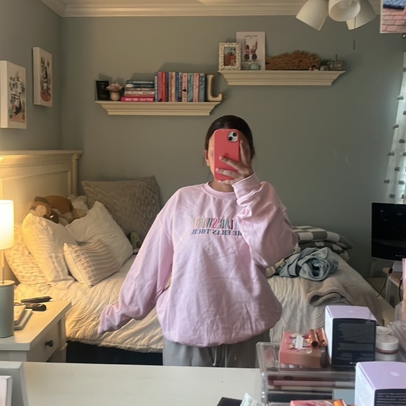 Taylor Swift Embroidered Crewneck - Picture 5 of 6